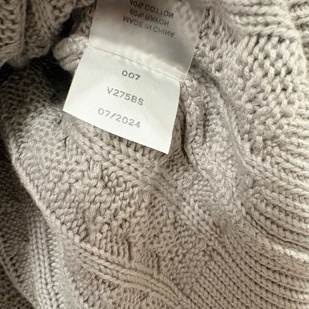 nwt Vince Camuto Metallic Knit Crew Neck Sweater Cable Knit Front Silver Grey
